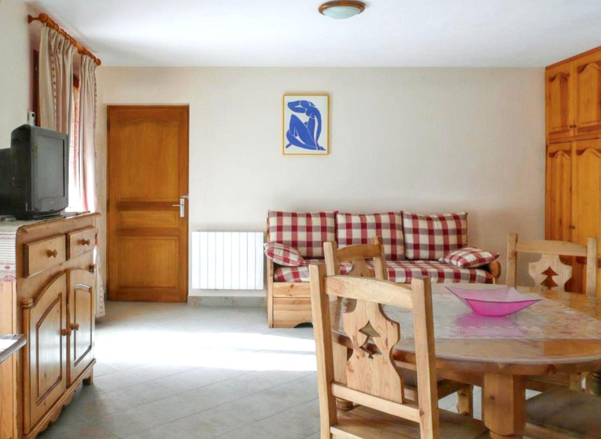 Appartement Paisible A Saint-Crepin Avec Vue Sur La Montagne ภายนอก รูปภาพ