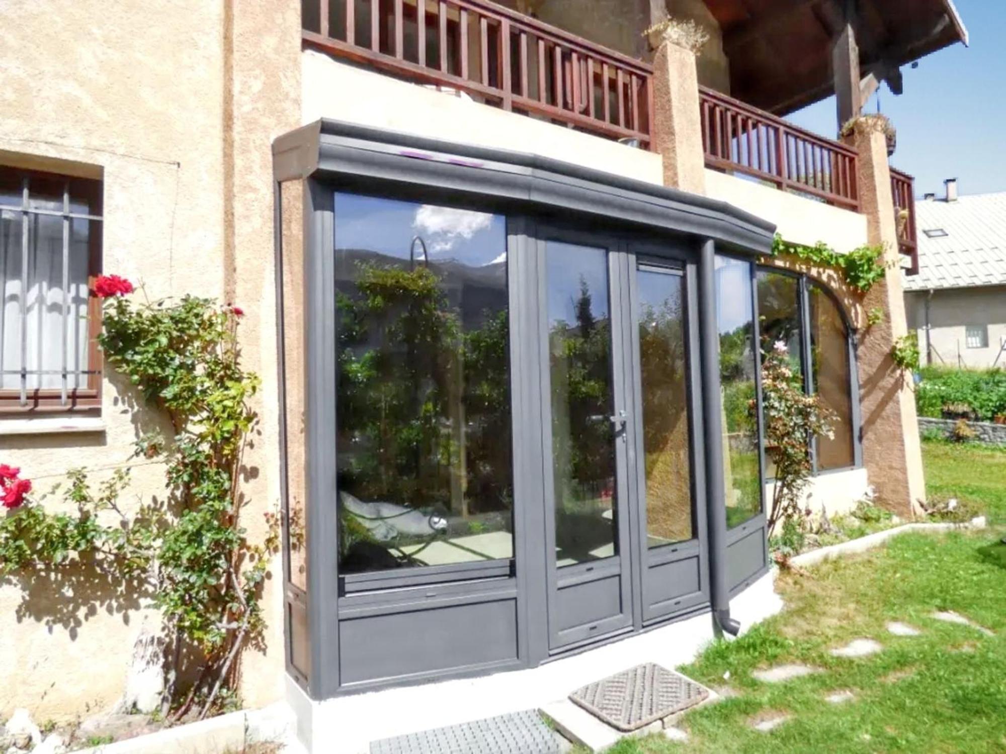 Appartement Paisible A Saint-Crepin Avec Vue Sur La Montagne ภายนอก รูปภาพ